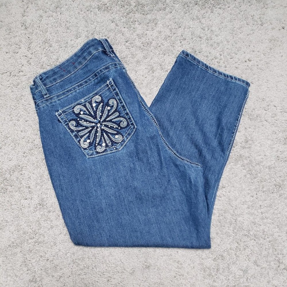 DB Established 1962 Women's Size 16 Mid Rise Embroider 5 Pocket Blue Denim Capri